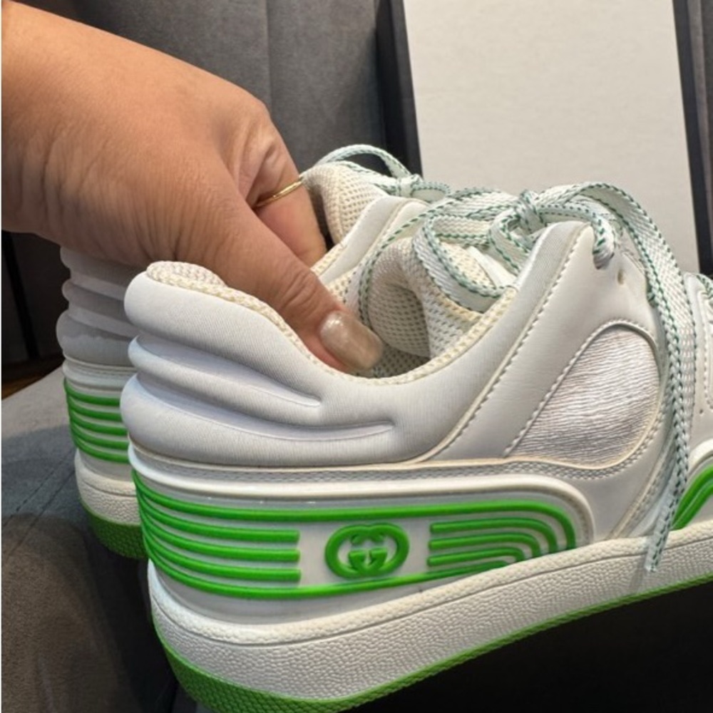 Gucci GG Supreme Basket Sneakers - Picture 10 of 15